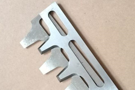 綠籬機(jī)刀片材質(zhì)解析，優(yōu)質(zhì)材料助力高效修剪！